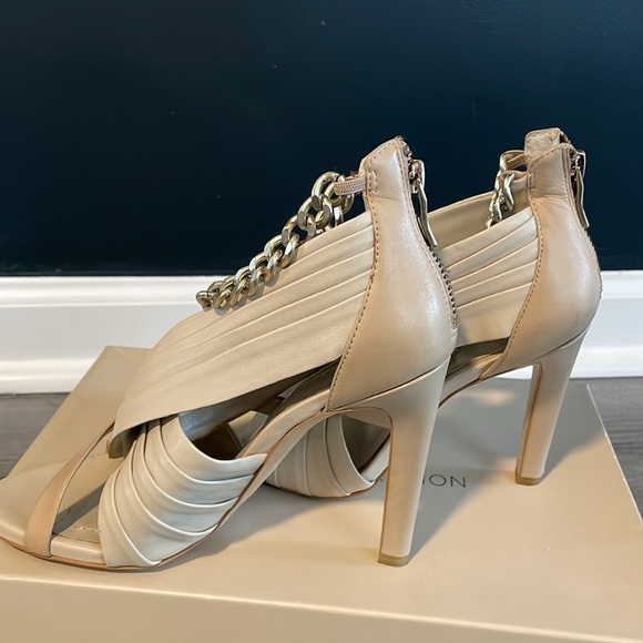 BCBGeneration 3” heels. Nude - Picture 2 of 8